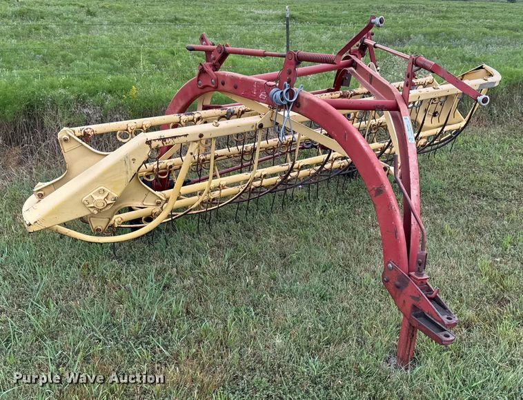 image for item DZ4264 New holland 256 hay rake