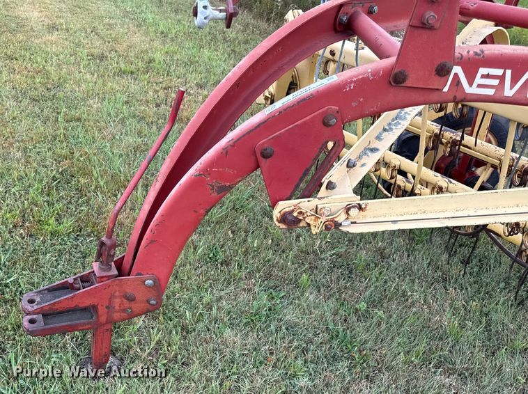 image for item DZ4264 New holland 256 hay rake