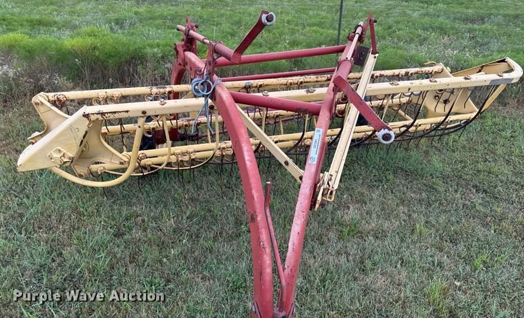 image for item DZ4264 New holland 256 hay rake