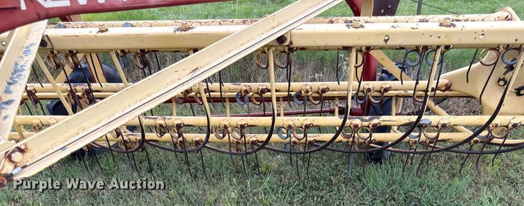 image for item DZ4264 New holland 256 hay rake