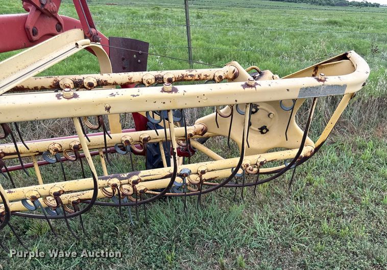 image for item DZ4264 New holland 256 hay rake