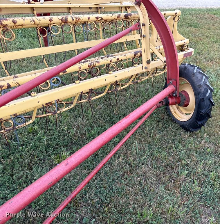 image for item DZ4264 New holland 256 hay rake