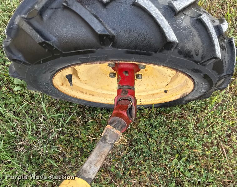 image for item DZ4264 New holland 256 hay rake