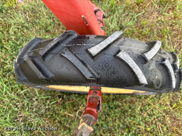 image for item DZ4264 New holland 256 hay rake