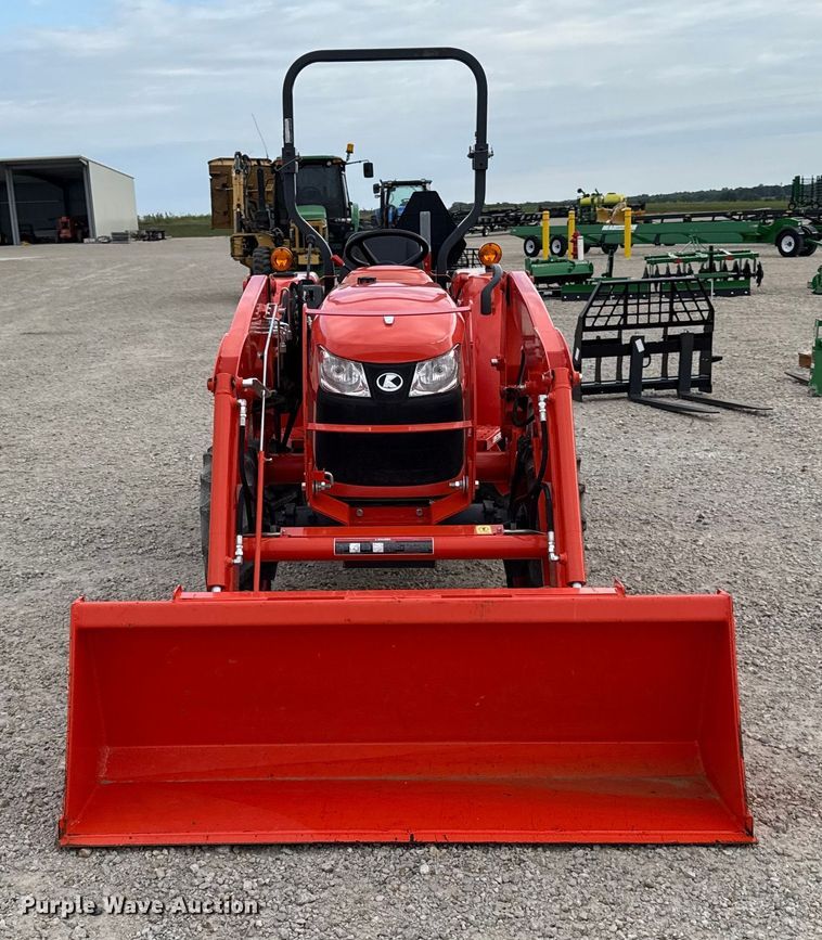 image for item DZ4266 Kubota L2501D MFWD tractor