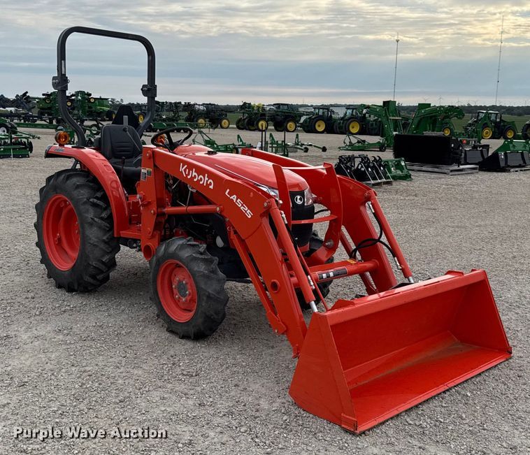 image for item DZ4266 Kubota L2501D MFWD tractor