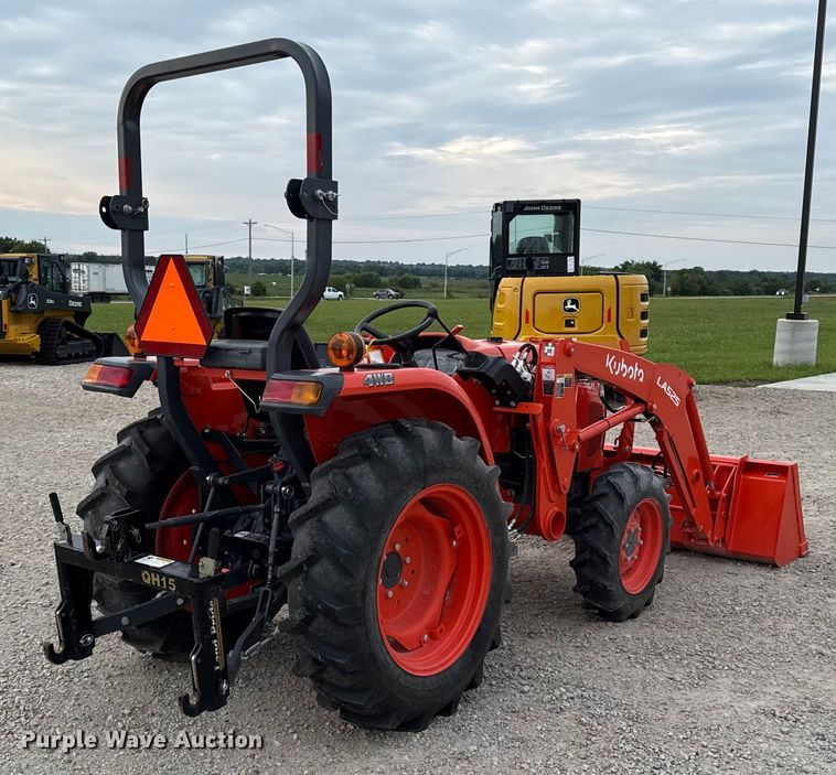 image for item DZ4266 Kubota L2501D MFWD tractor