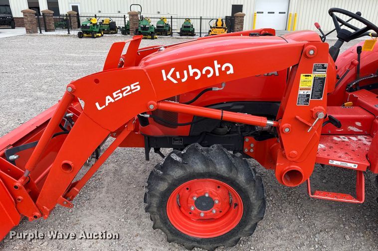 image for item DZ4266 Kubota L2501D MFWD tractor