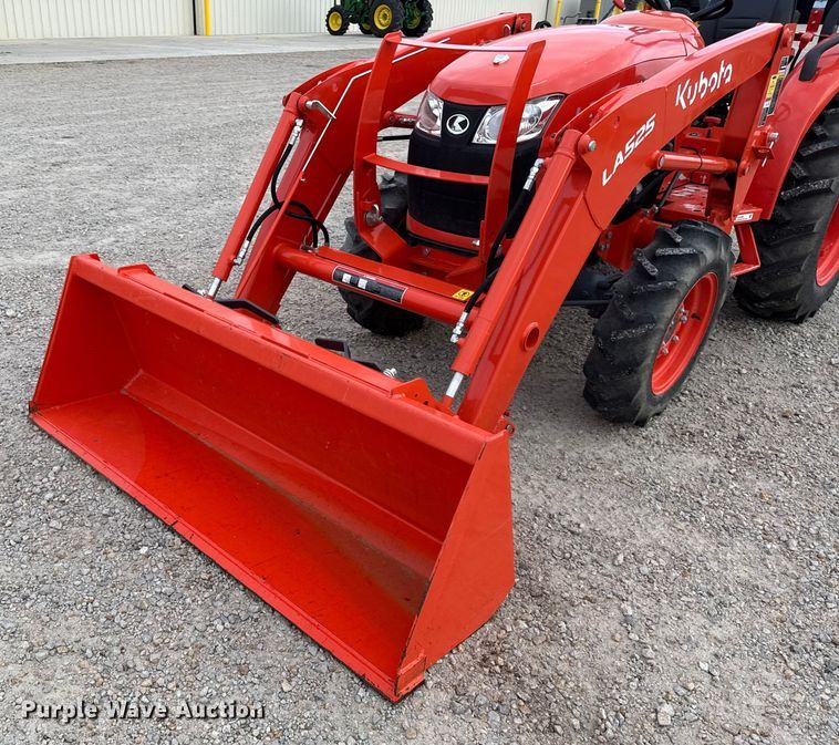 image for item DZ4266 Kubota L2501D MFWD tractor