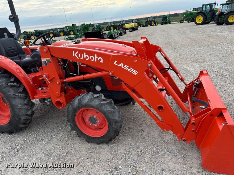 image for item DZ4266 Kubota L2501D MFWD tractor