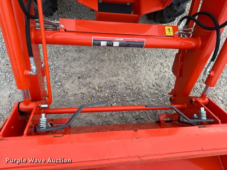 image for item DZ4266 Kubota L2501D MFWD tractor