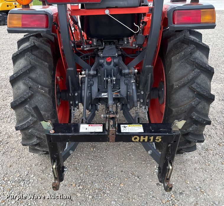 image for item DZ4266 Kubota L2501D MFWD tractor