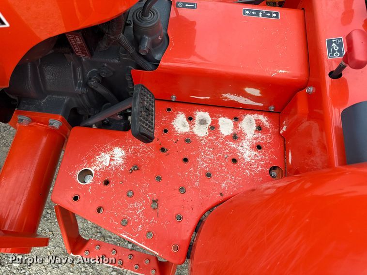 image for item DZ4266 Kubota L2501D MFWD tractor