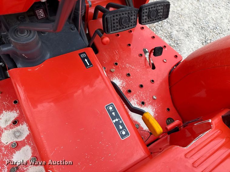 image for item DZ4266 Kubota L2501D MFWD tractor