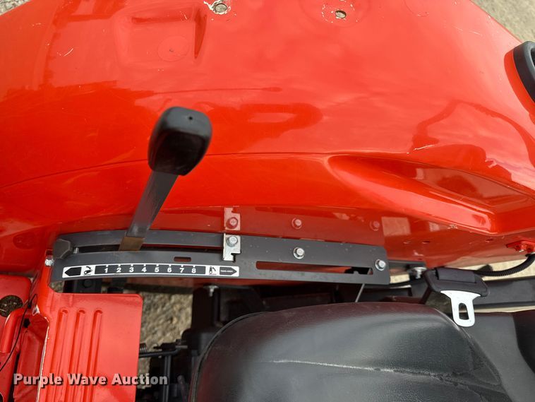 image for item DZ4266 Kubota L2501D MFWD tractor