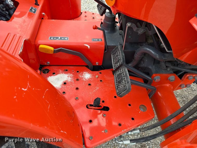 image for item DZ4266 Kubota L2501D MFWD tractor