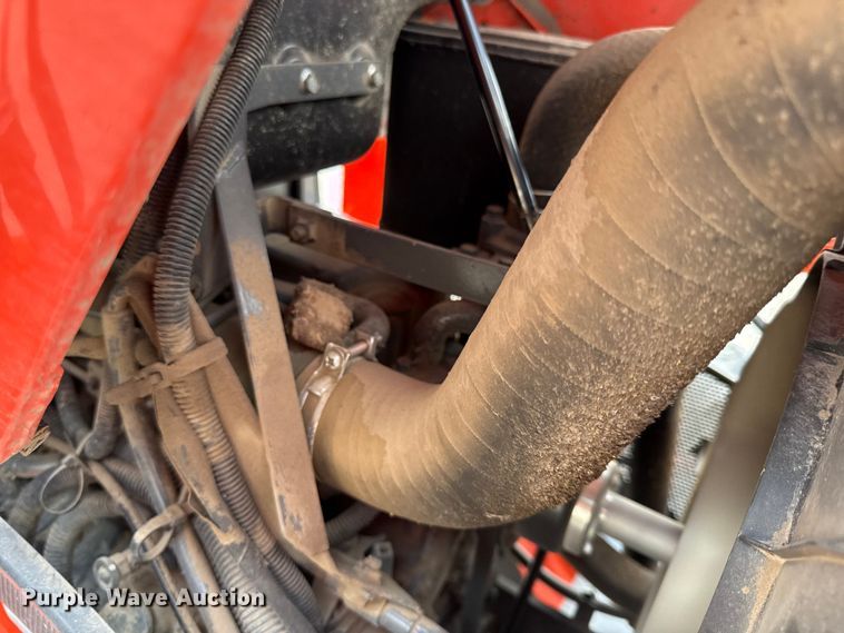 image for item DZ4266 Kubota L2501D MFWD tractor