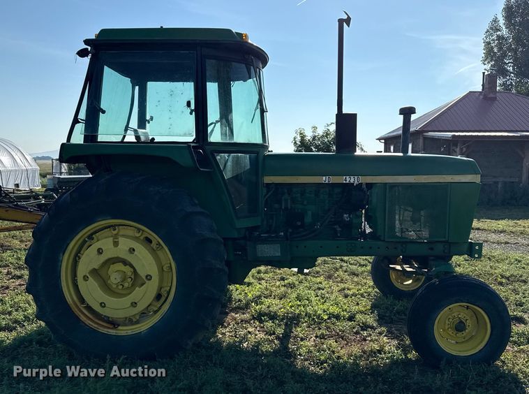 image for item DZ8972 1973 John Deere 4230 tractor