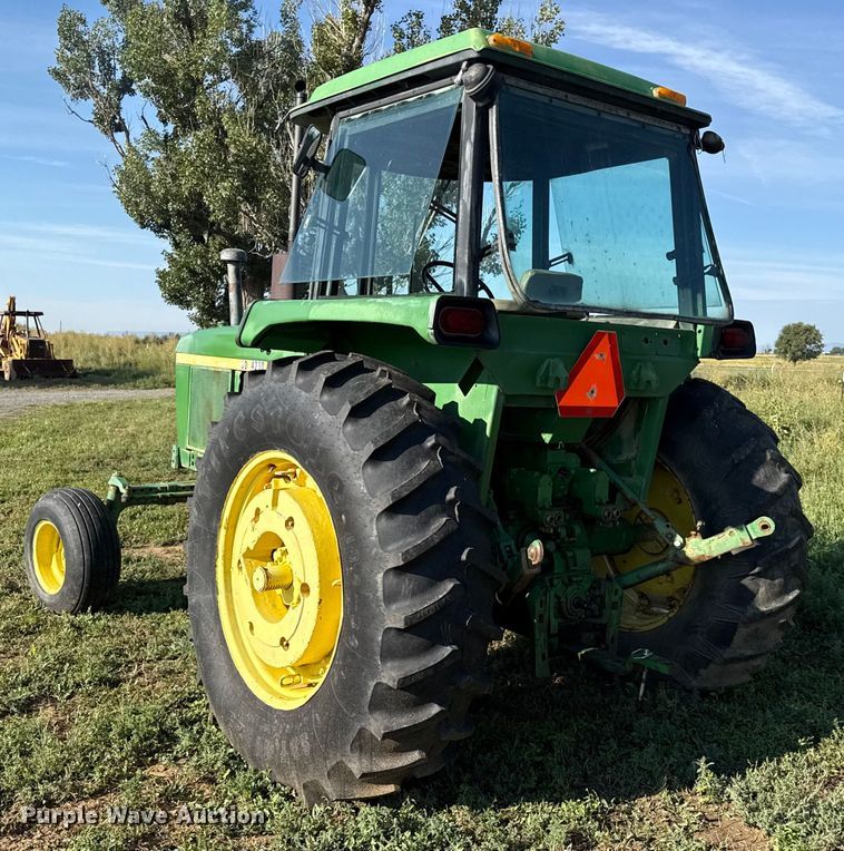 image for item DZ8972 1973 John Deere 4230 tractor