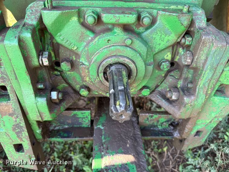 image for item DZ8972 1973 John Deere 4230 tractor