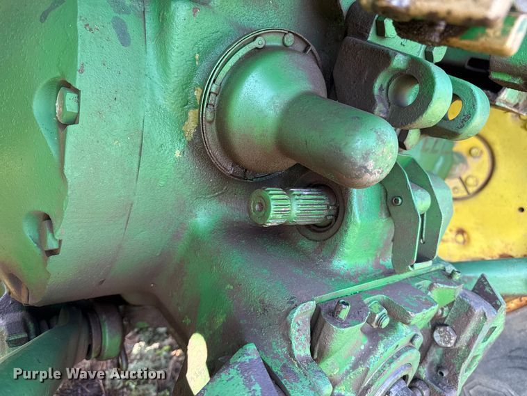 image for item DZ8972 1973 John Deere 4230 tractor
