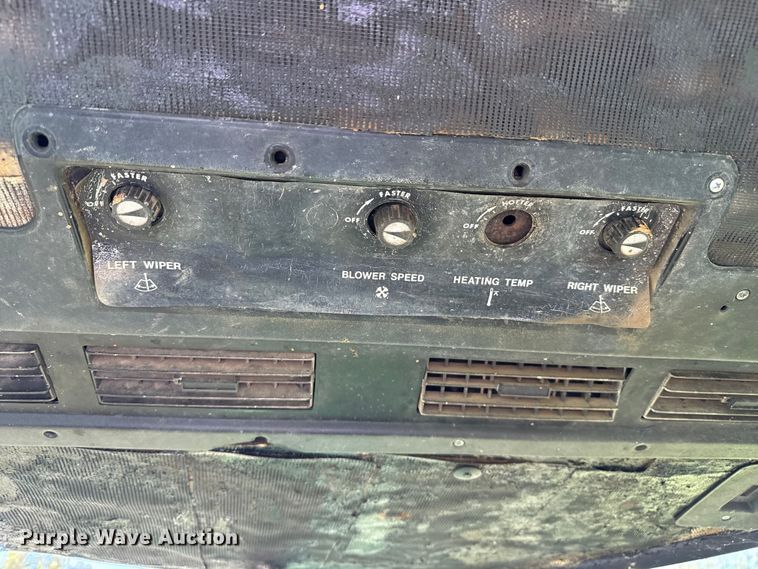 image for item DZ8972 1973 John Deere 4230 tractor