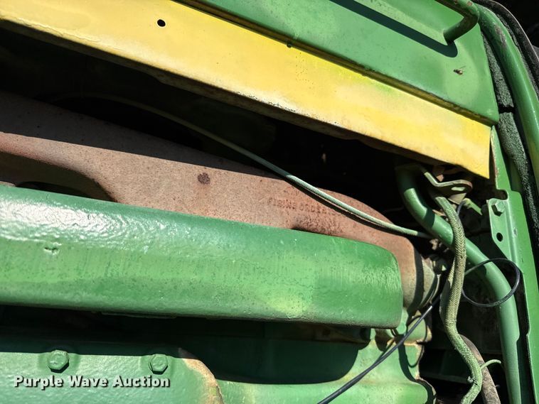 image for item DZ8972 1973 John Deere 4230 tractor