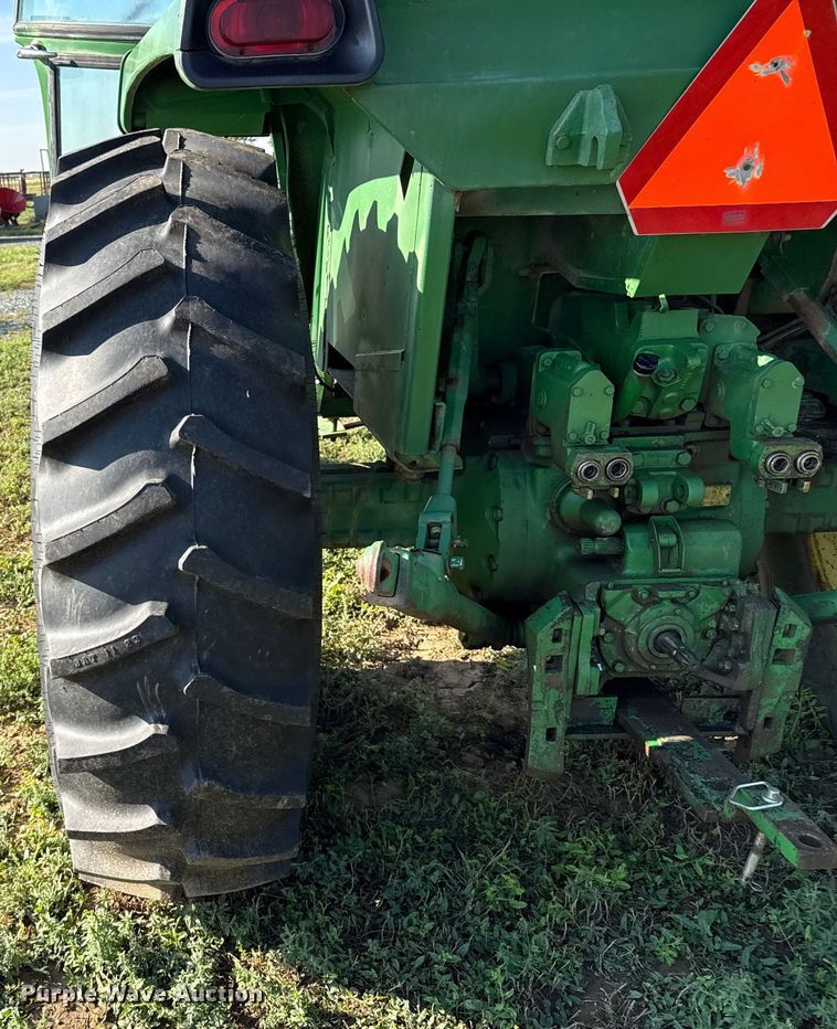 image for item DZ8972 1973 John Deere 4230 tractor