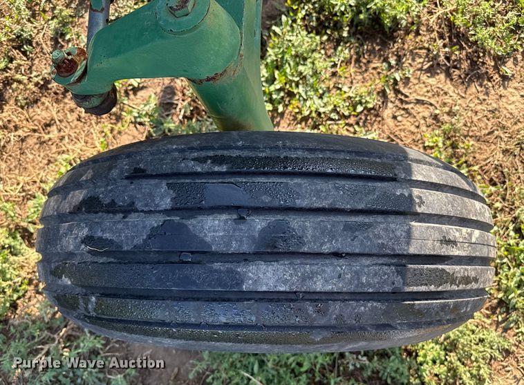 image for item DZ8972 1973 John Deere 4230 tractor