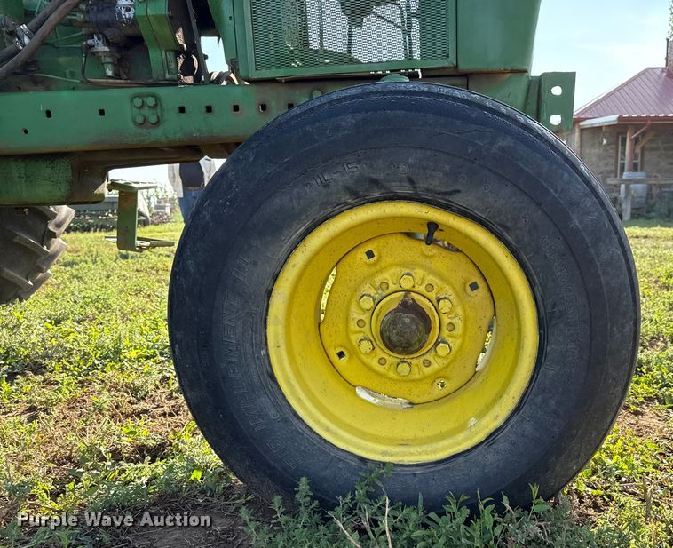 image for item DZ8972 1973 John Deere 4230 tractor