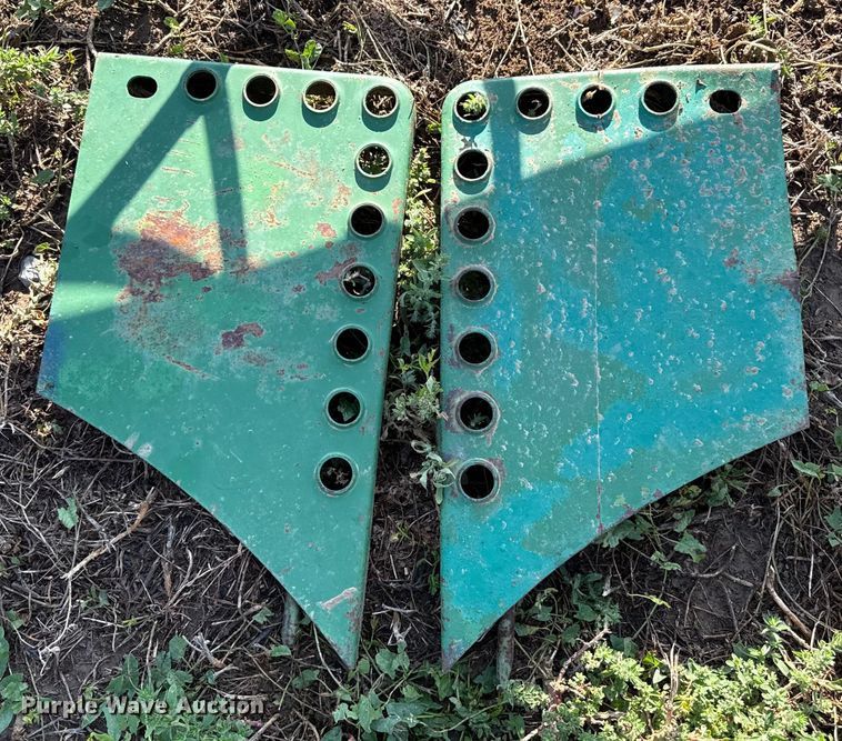 image for item DZ8972 1973 John Deere 4230 tractor