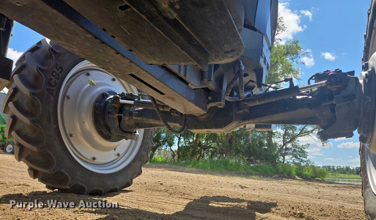 image for item EB1012 2023 Case IH Puma 185 MFWD tractor