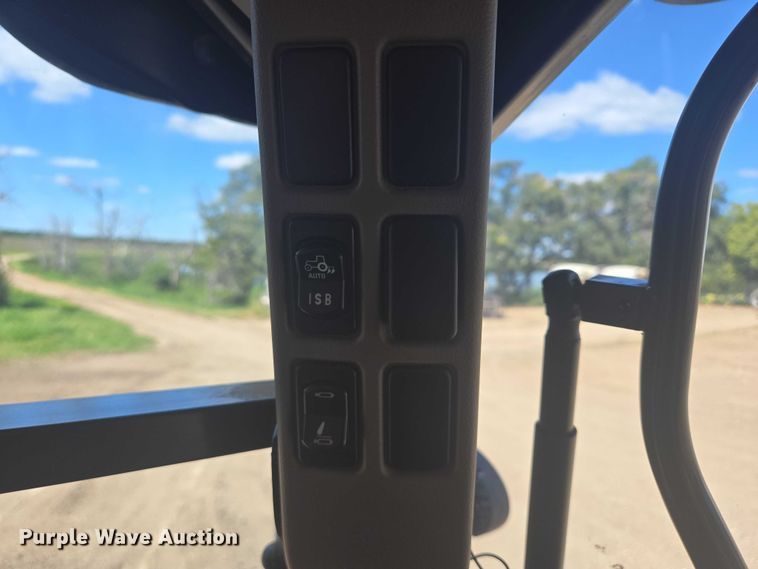 image for item EB1012 2023 Case IH Puma 185 MFWD tractor