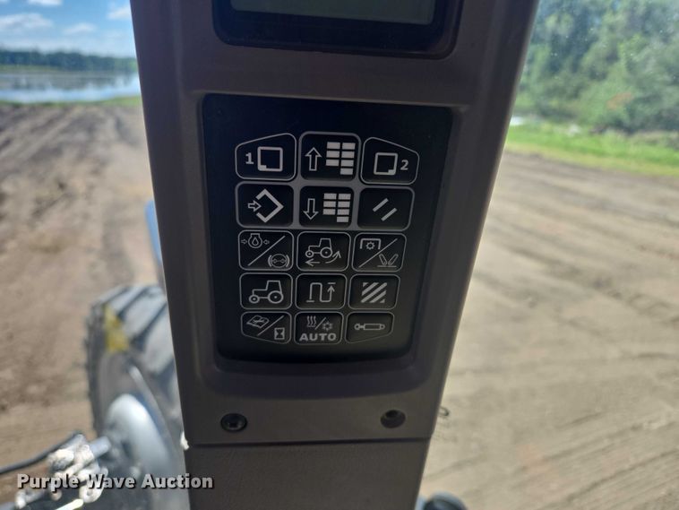 image for item EB1012 2023 Case IH Puma 185 MFWD tractor