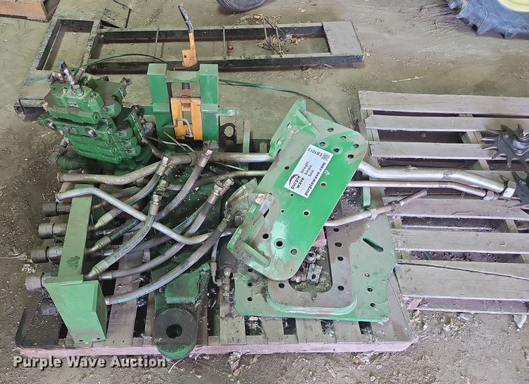 image for item EB1013 John Deere scraper hitch