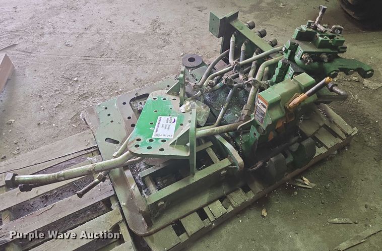 image for item EB1013 John Deere scraper hitch