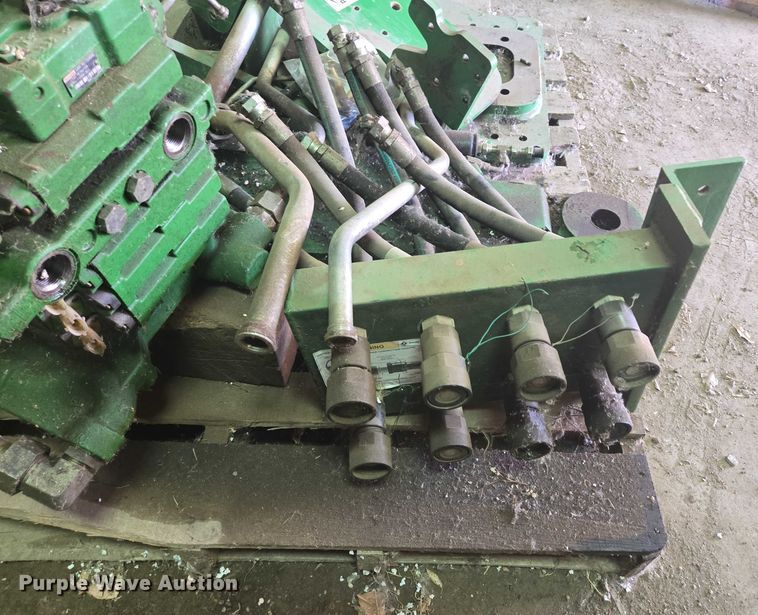 image for item EB1013 John Deere scraper hitch