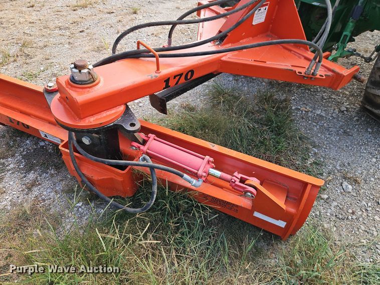 image for item EB8222 2012 John Deere 5065E tractor