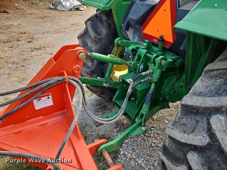 image for item EB8222 2012 John Deere 5065E tractor