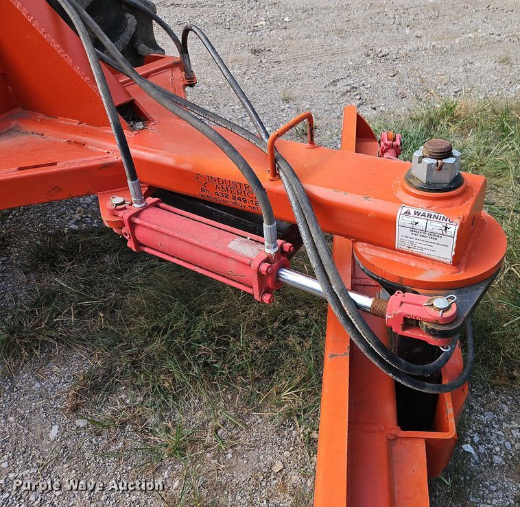 image for item EB8222 2012 John Deere 5065E tractor