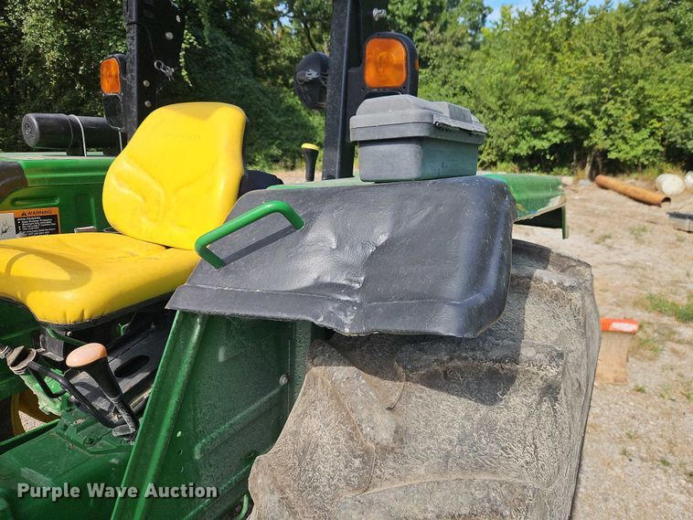 image for item EB8222 2012 John Deere 5065E tractor