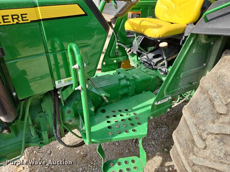 image for item EB8222 2012 John Deere 5065E tractor