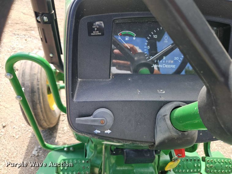 image for item EB8222 2012 John Deere 5065E tractor