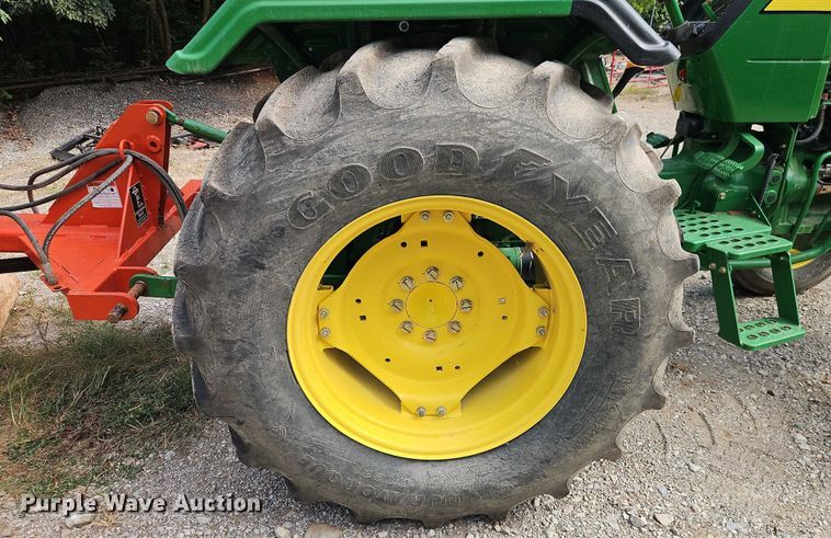 image for item EB8222 2012 John Deere 5065E tractor