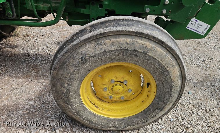 image for item EB8222 2012 John Deere 5065E tractor