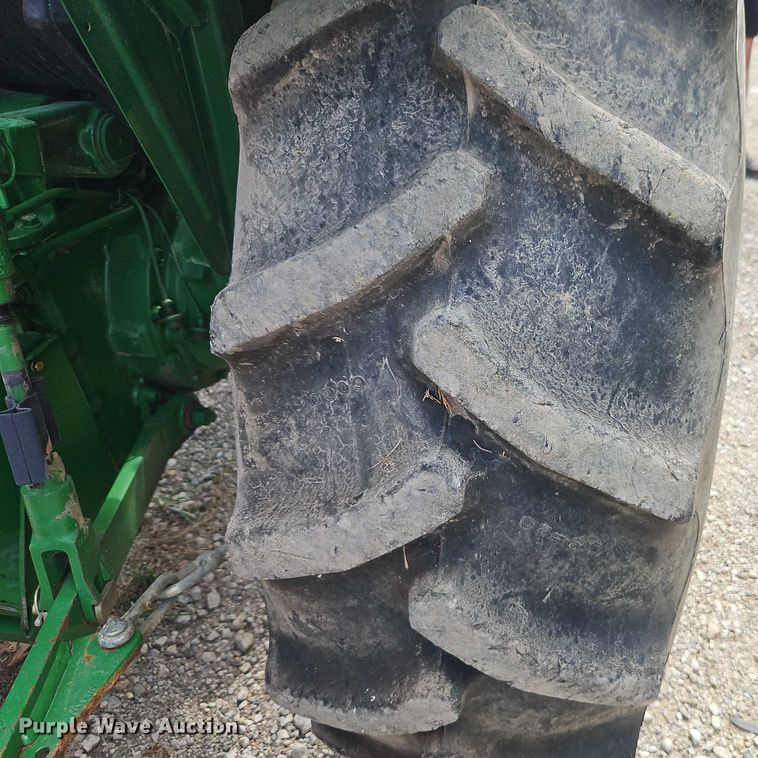 image for item EB8222 2012 John Deere 5065E tractor