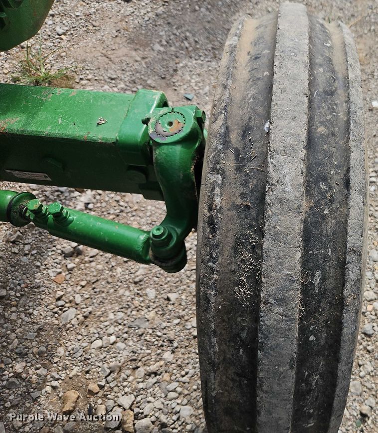 image for item EB8222 2012 John Deere 5065E tractor