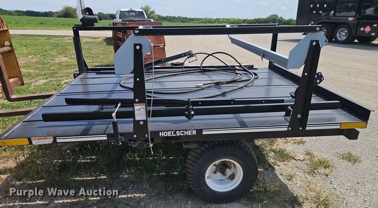 image for item EB8260 Hoelscher 1000 bale accumulator