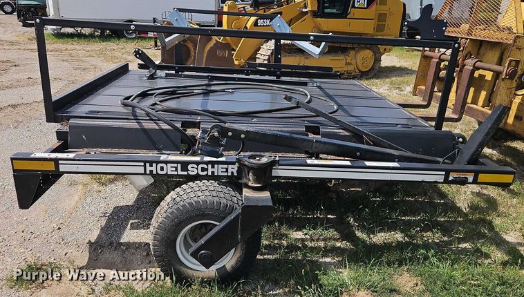 image for item EB8260 Hoelscher 1000 bale accumulator