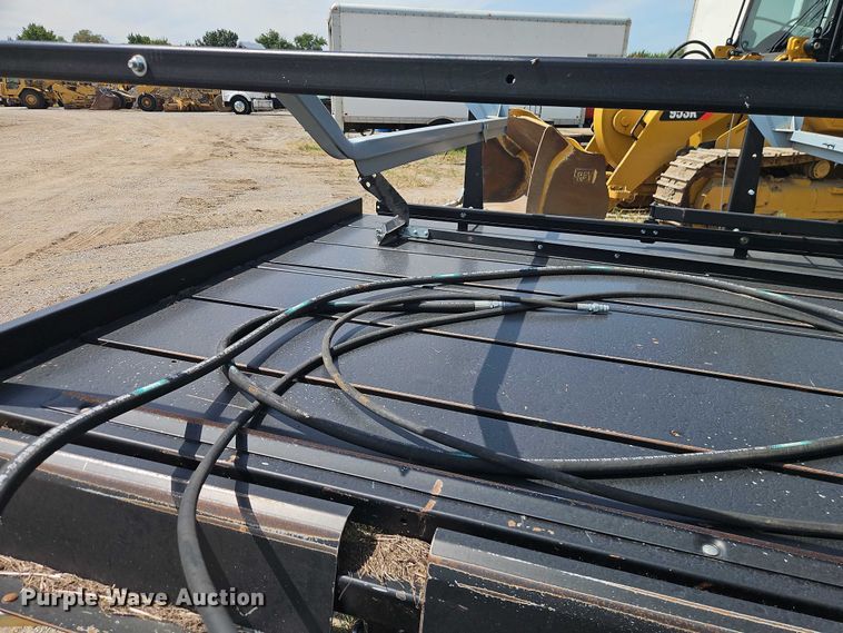 image for item EB8260 Hoelscher 1000 bale accumulator